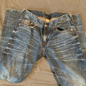 TRUE RELIGION JEANS